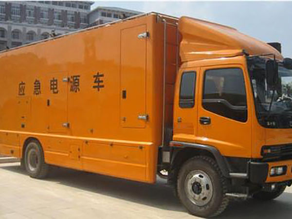 阳城冬季柴油发电机启动前，如何检查燃油系统中的积水？